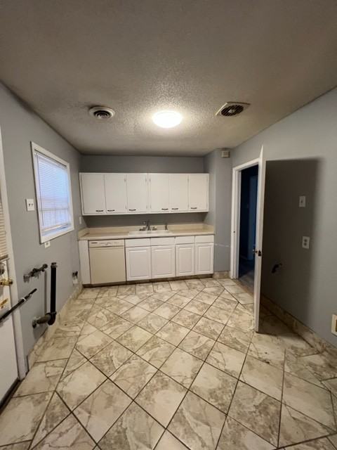 2527 Judson St - Photo 4 of 9