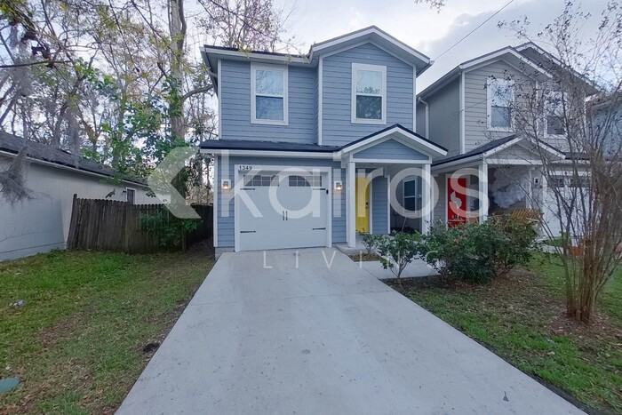 1349 Mull St - Photo 2 of 27