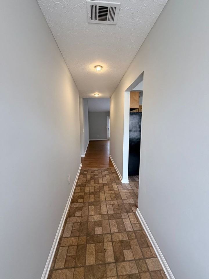 199 Padgett Ct - Photo 2 of 11