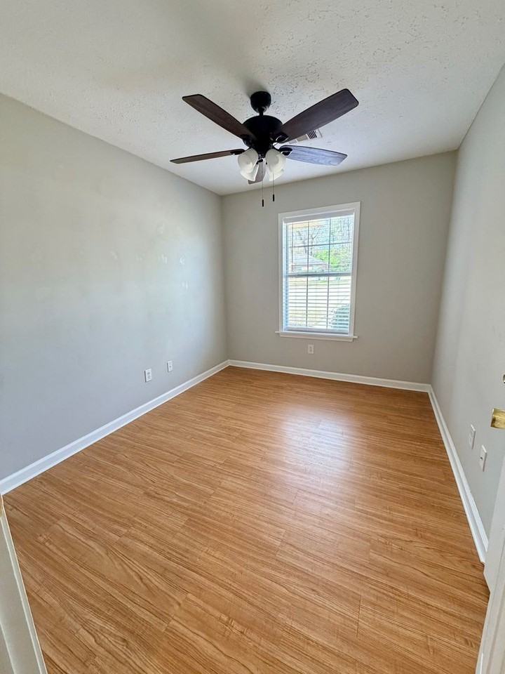 199 Padgett Ct - Photo 6 of 11