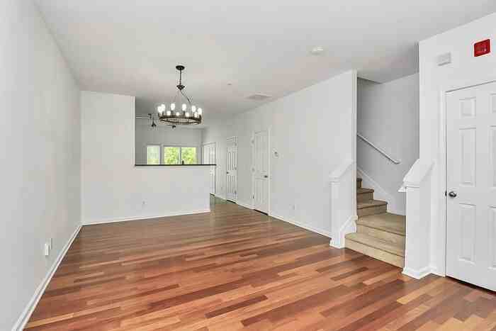 525 Donatello Ave #525 - Photo 6 of 31
