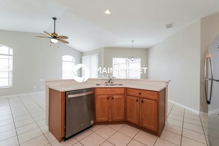 820 Corvina Dr - Photo 4 of 17