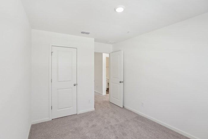 660 Magnolia Cir - Photo 4 of 16