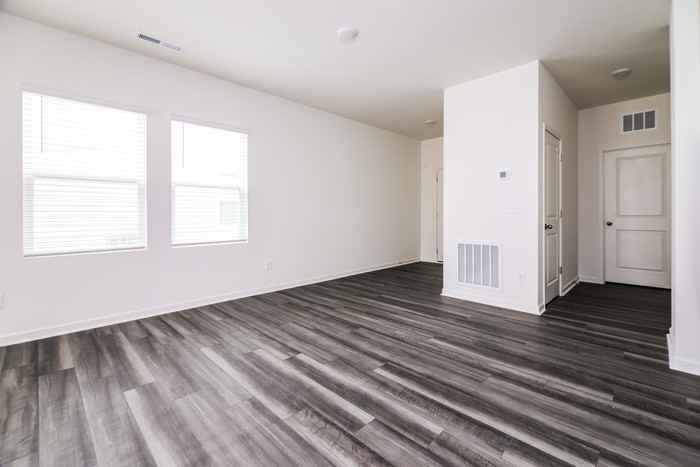 2924 Winding Ridge Dr W - Photo 7 of 16