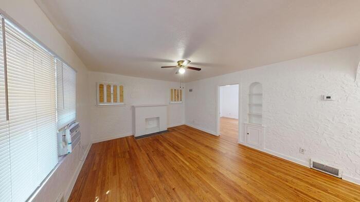 604 E Avenue F #1 - Photo 2 of 18