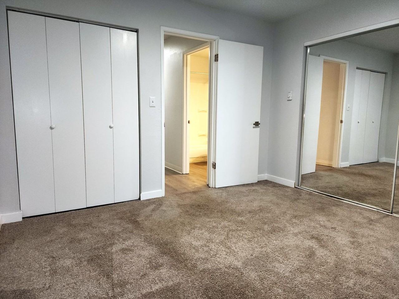 Kent Riviera Apartments - Photo 7 of 24