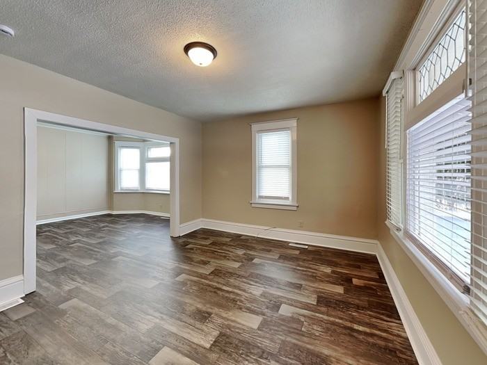 437 4th Ave S - Photo 4 of 21