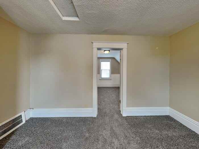 437 4th Ave S - Photo 5 of 21