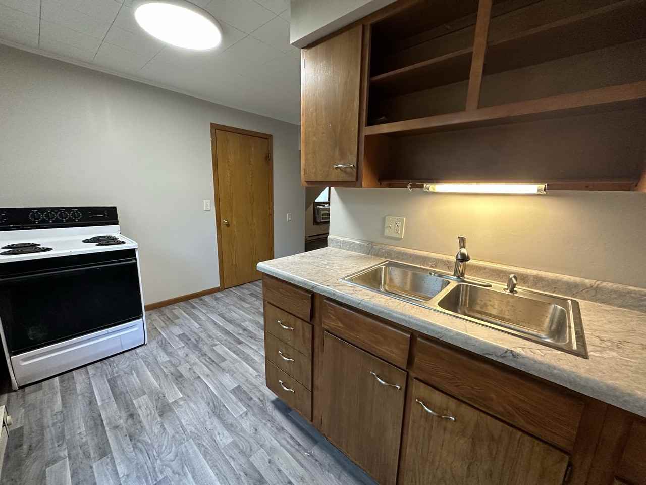 211 Minnesota St W #2 - Photo 7 of 32