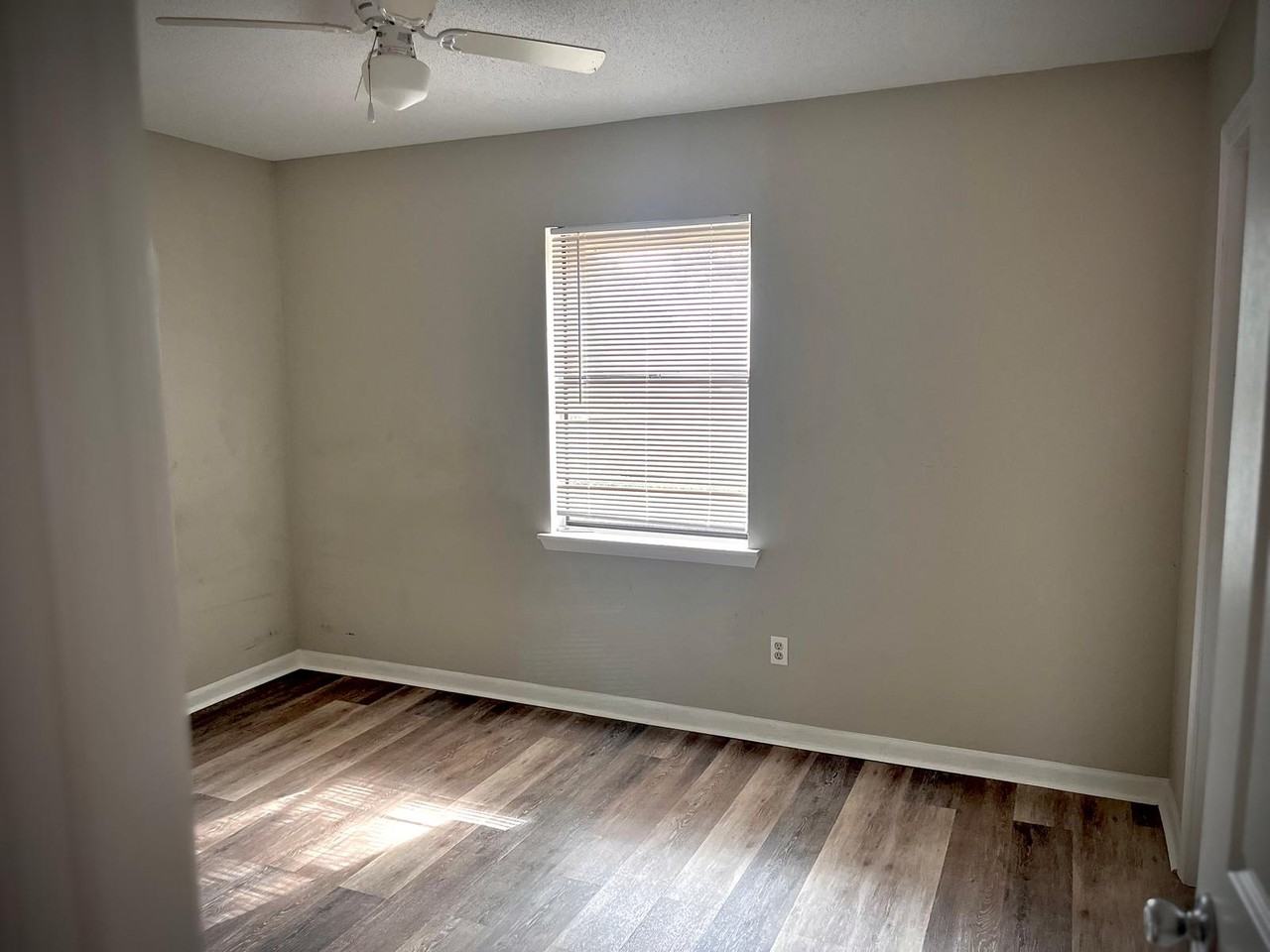 799 Donnell Blvd #15 - Photo 3 of 5