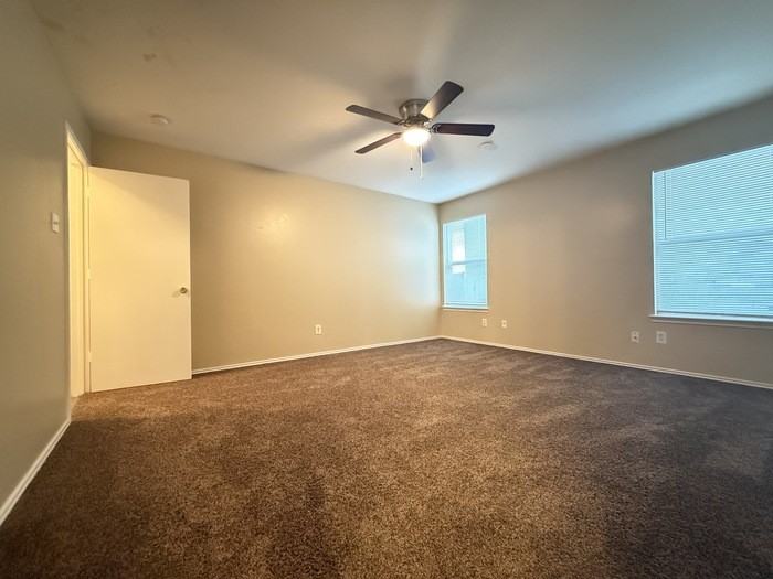 2237 Midbury Dr - Photo 5 of 9