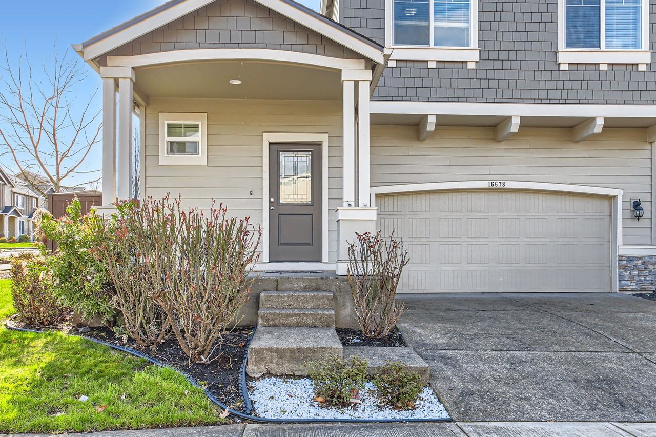 16678 Nw Viola St #1 - Photo 4 of 29