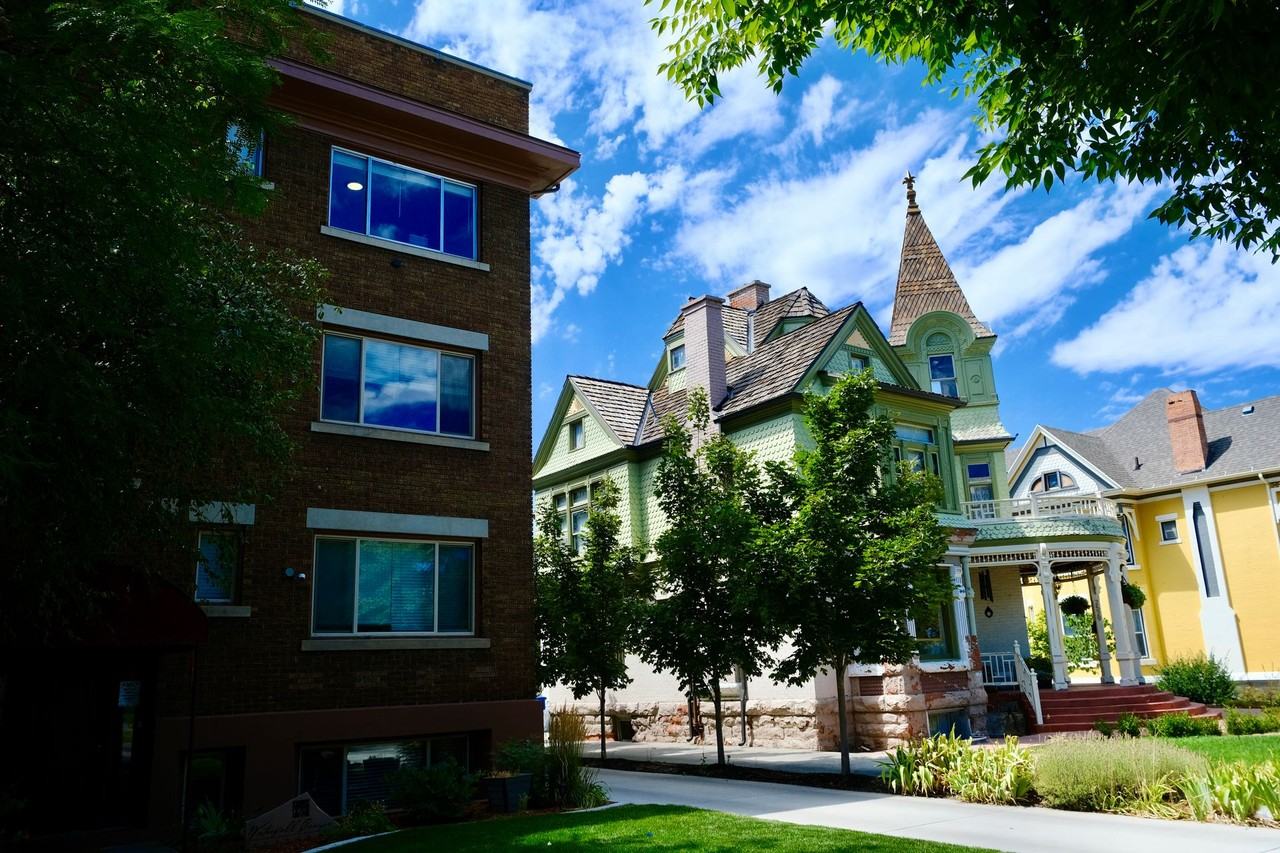 Jefferson Avenue Apartments - Photo 6 of 12