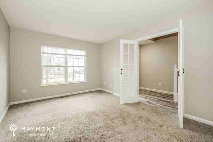 604 Herrogate Sq - Photo 6 of 17