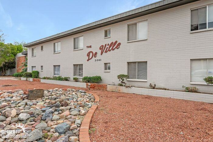 2041 W Berridge Ln #10 - Photo 2 of 20