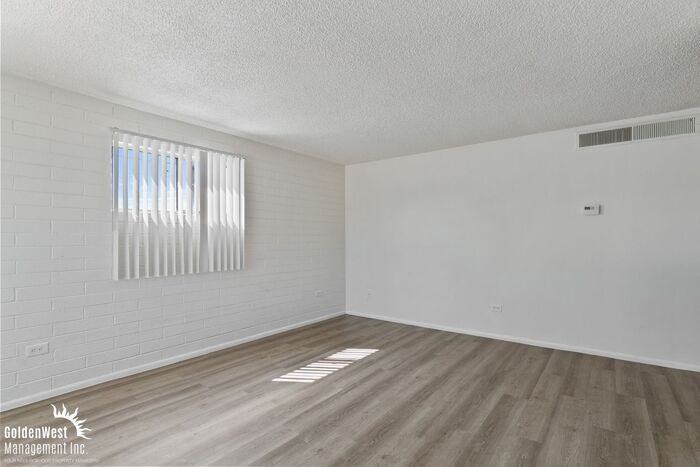 2041 W Berridge Ln #10 - Photo 6 of 20