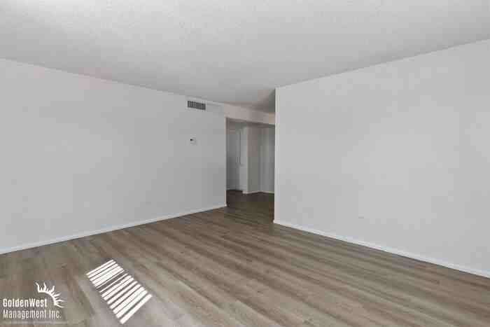 2041 W Berridge Ln #10 - Photo 7 of 20