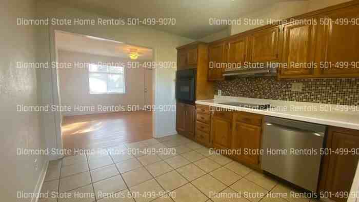 500 Warren St - Photo 6 of 18