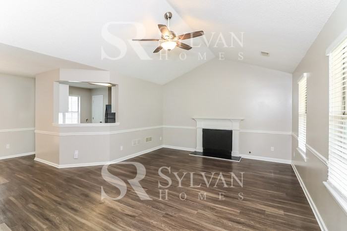 3002 Garland Dr Sw - Photo 3 of 17