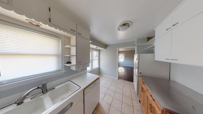 1308 N 4th St - Photo 2 of 16