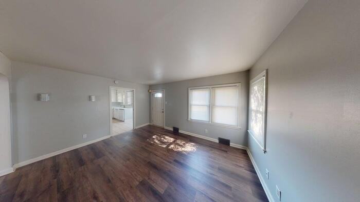 1308 N 4th St - Photo 4 of 16