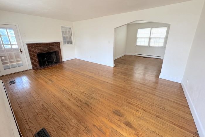 1313 Frank St - Photo 4 of 29