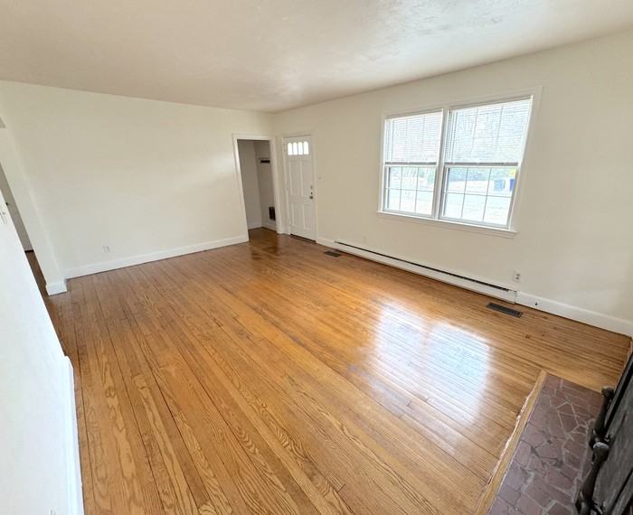 1313 Frank St - Photo 5 of 29