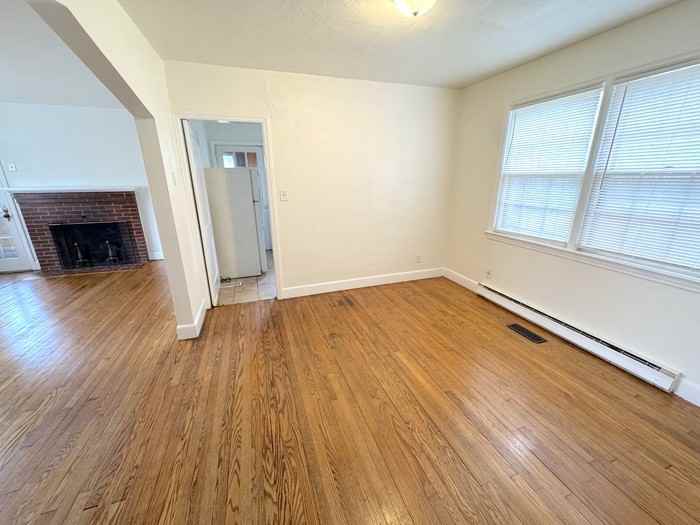 1313 Frank St - Photo 7 of 29