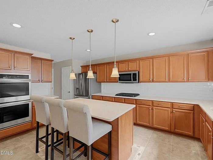 8911 Elizabeth Bennet Pl - Photo 2 of 19