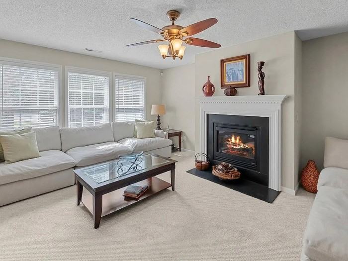 8911 Elizabeth Bennet Pl - Photo 4 of 19