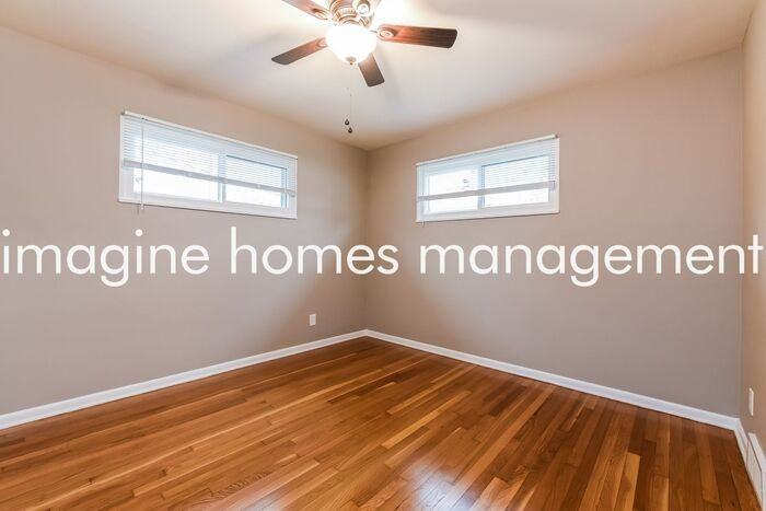 2601 Forestview Ave - Photo 7 of 15