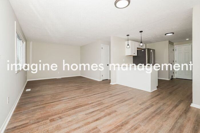 4851 Robinwood Dr - Photo 5 of 13