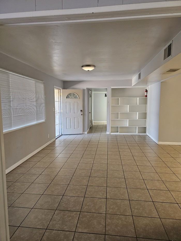 739 W Padre Kino Dr - Photo 4 of 17