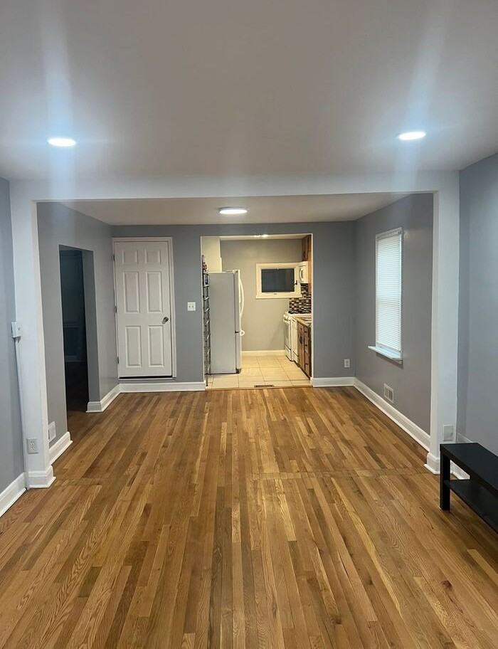 2500 Linwood Rd - Photo 4 of 25