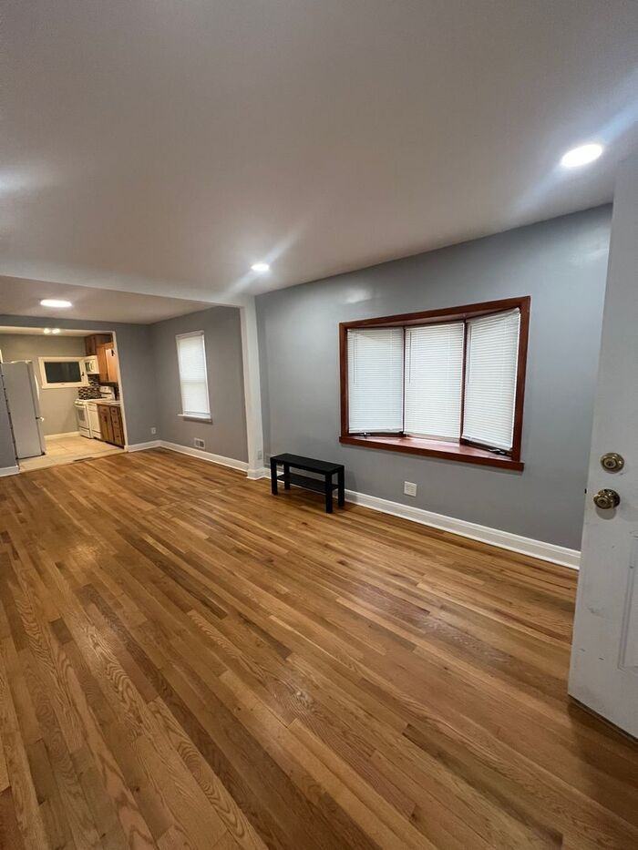 2500 Linwood Rd - Photo 5 of 25