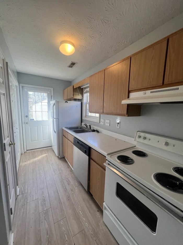 712 Southern Charm Dr - Photo 7 of 24