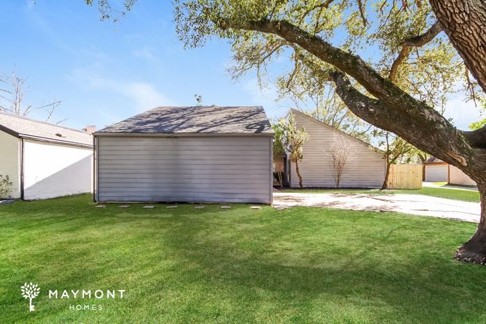 15907 Red Willow Dr - Photo 2 of 4