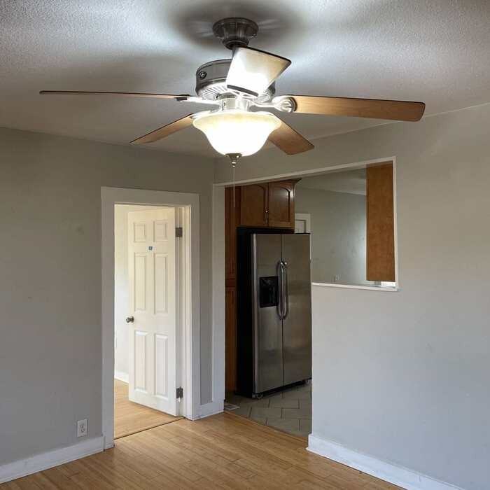 4301 S Lincoln St - Photo 4 of 17