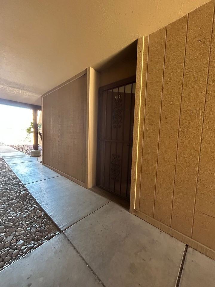 1810 E Blacklidge Dr #204 - Photo 4 of 19