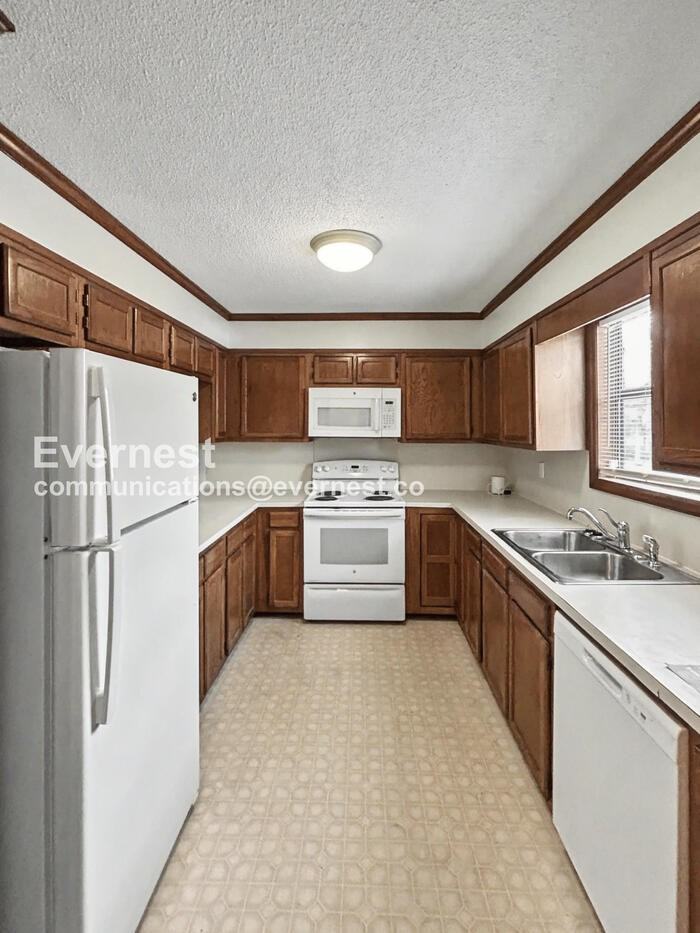 2003 Aspen Way - Photo 6 of 25