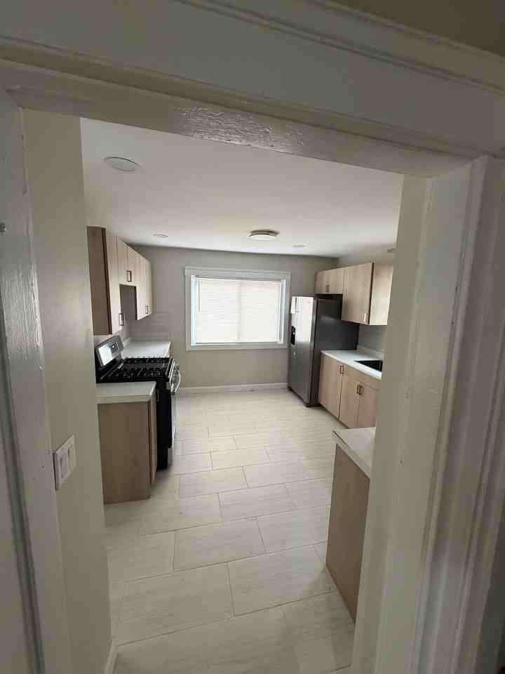 13715 Thornhurst Ave #1 - Photo 4 of 14