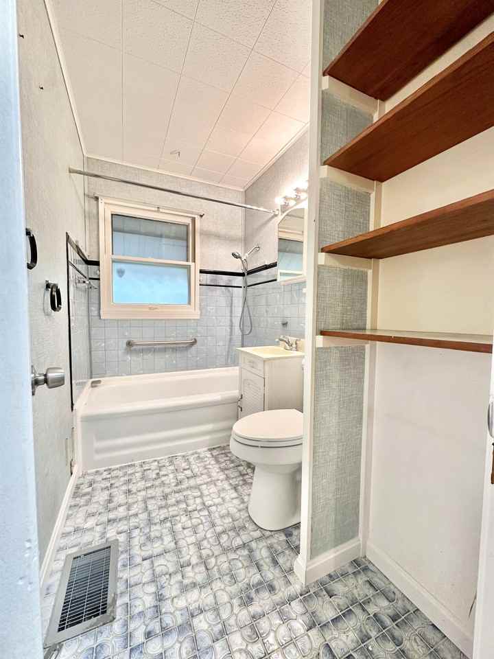 1164 S 41st St #1 - Photo 5 of 11