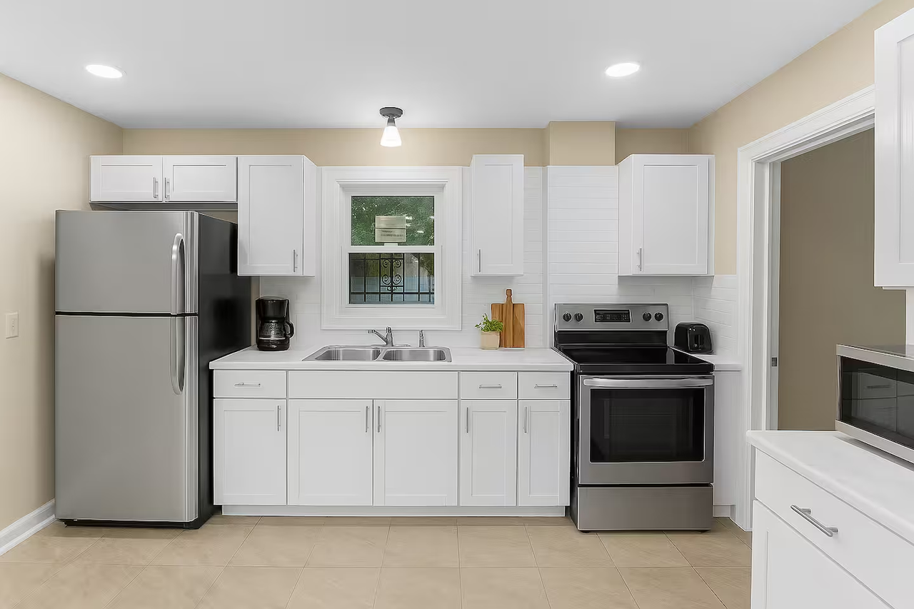 532 W Ravenwood Ave #1 - Photo 3 of 9