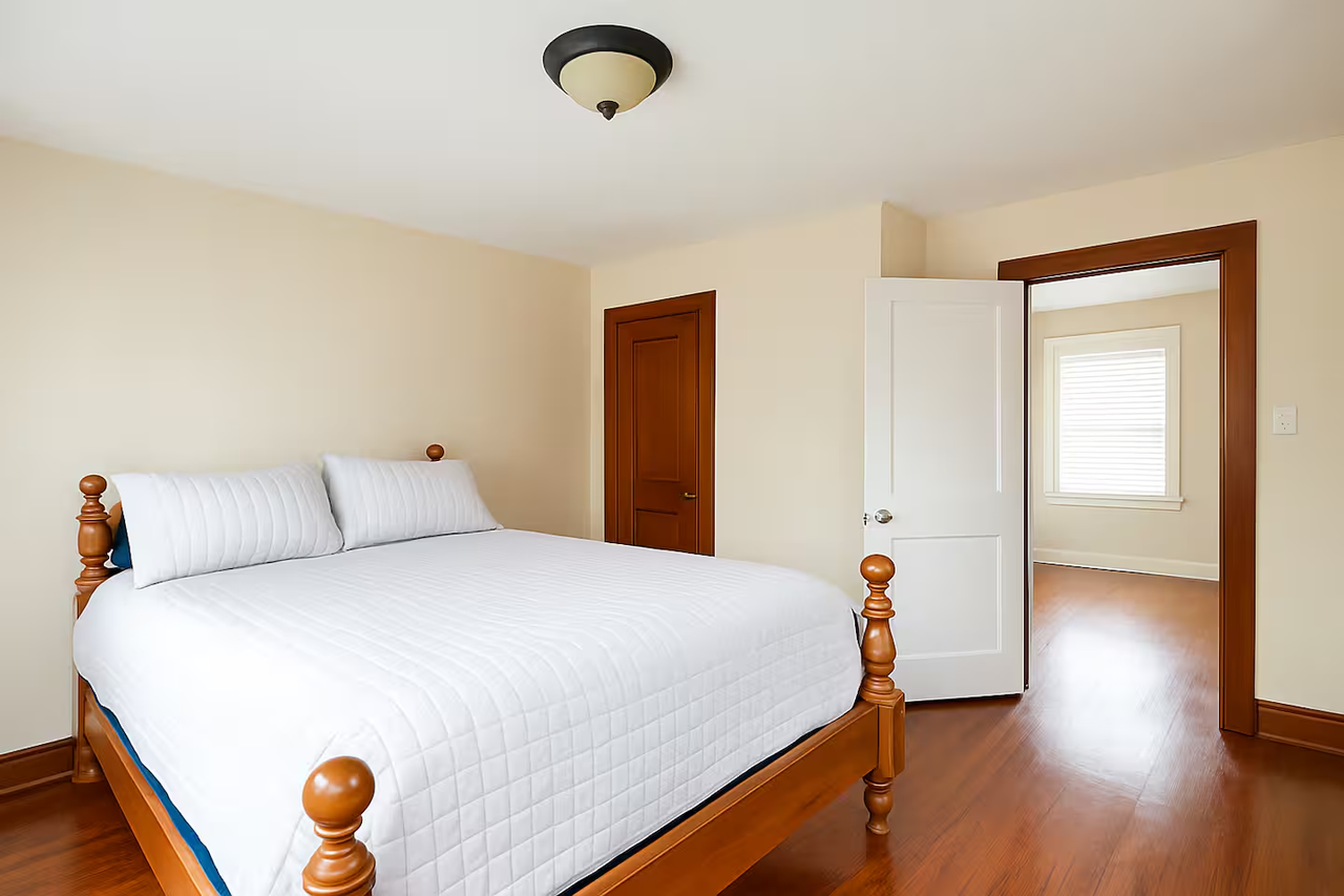 532 W Ravenwood Ave #1 - Photo 4 of 9