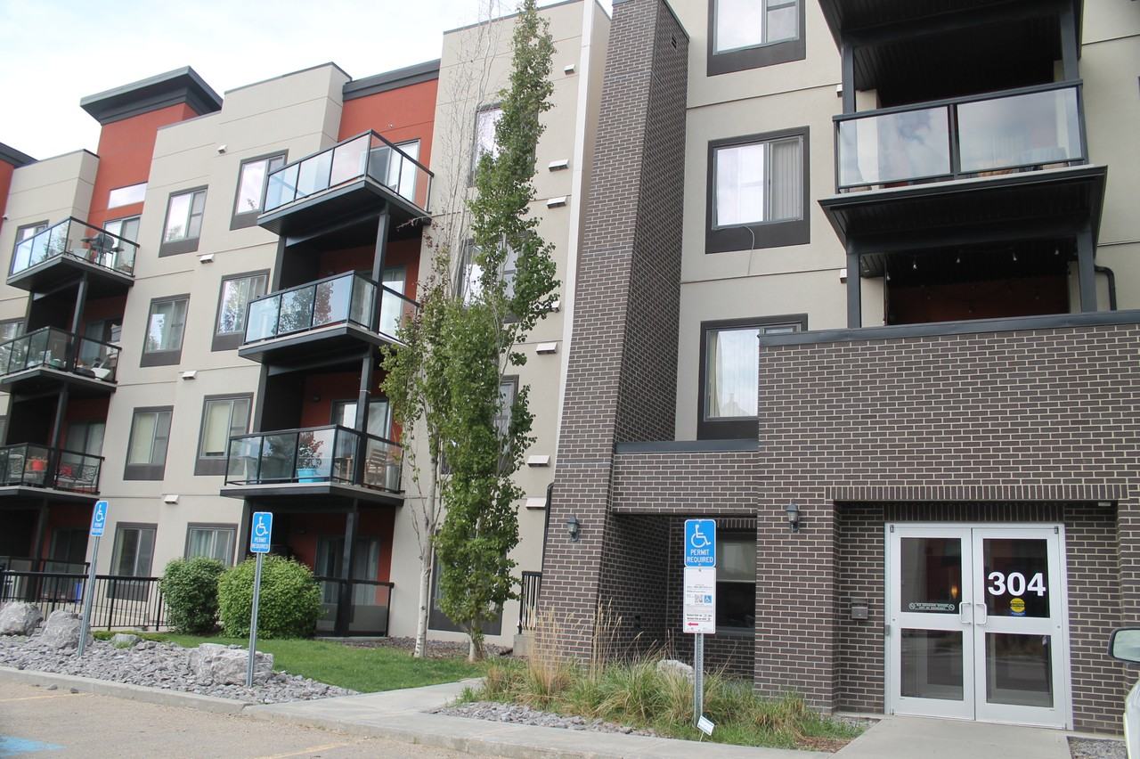 304 Ambleside Link Sw - Photo 2 of 20