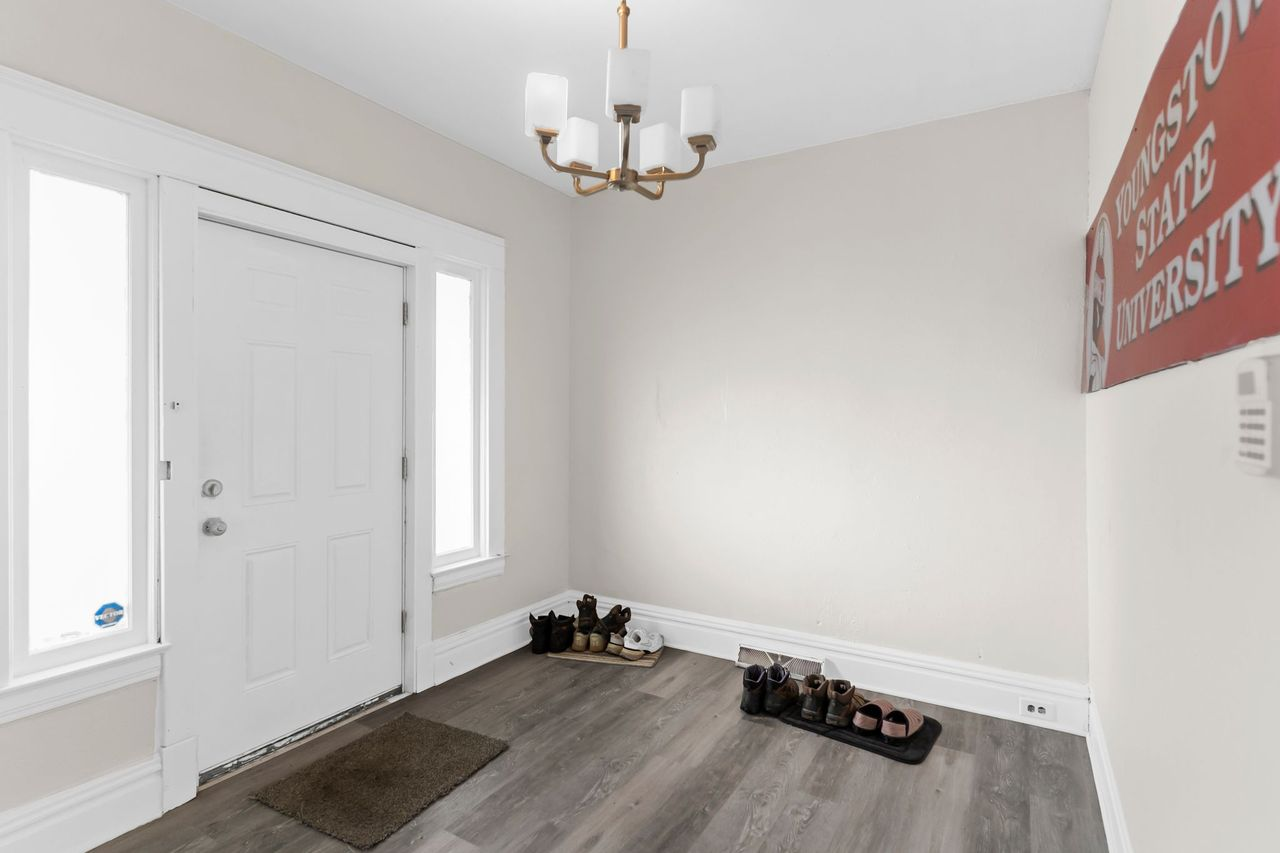 826 Michigan Ave #1 - Photo 4 of 16