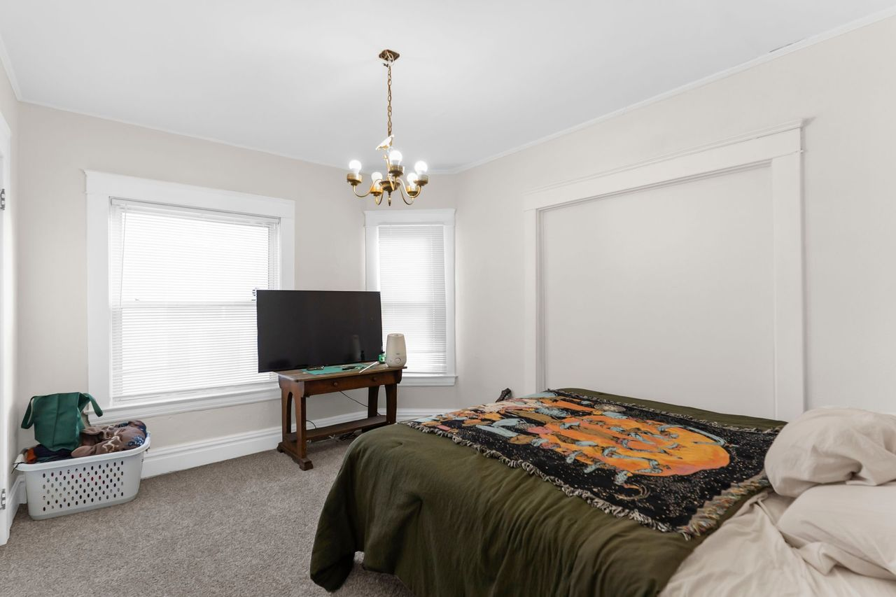 826 Michigan Ave #1 - Photo 7 of 16