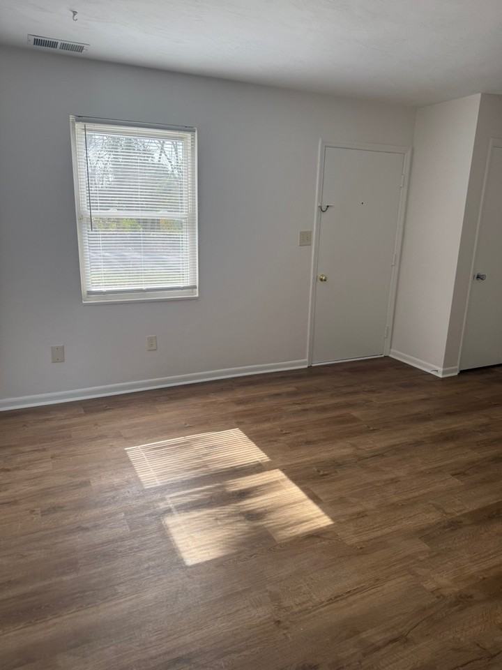 603 2nd St #TH6 - Photo 4 of 13