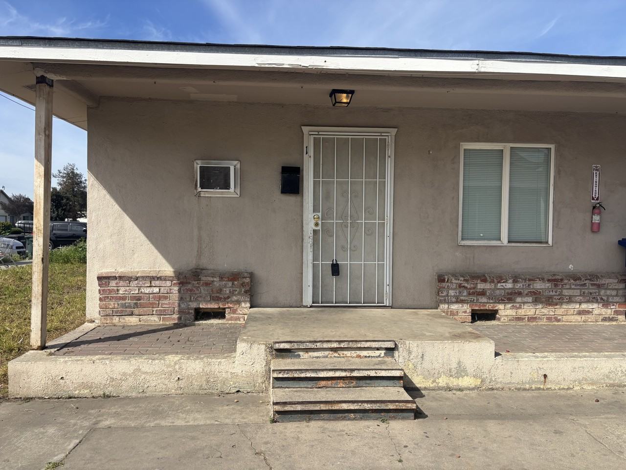 1949 Darrah StreetUnit 1 - Photo 2 of 12