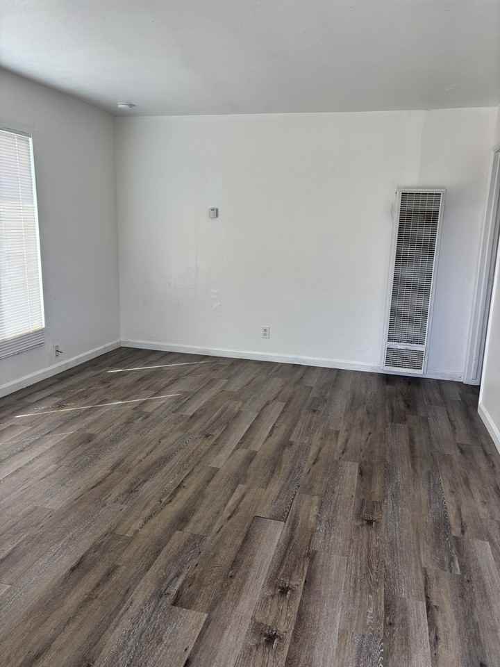 1949 Darrah StreetUnit 1 - Photo 4 of 12